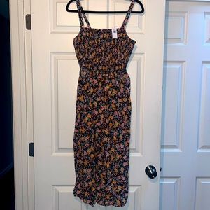 Old Navy women’s floral pocketed sundress size small. Brand new with tags (NWT)